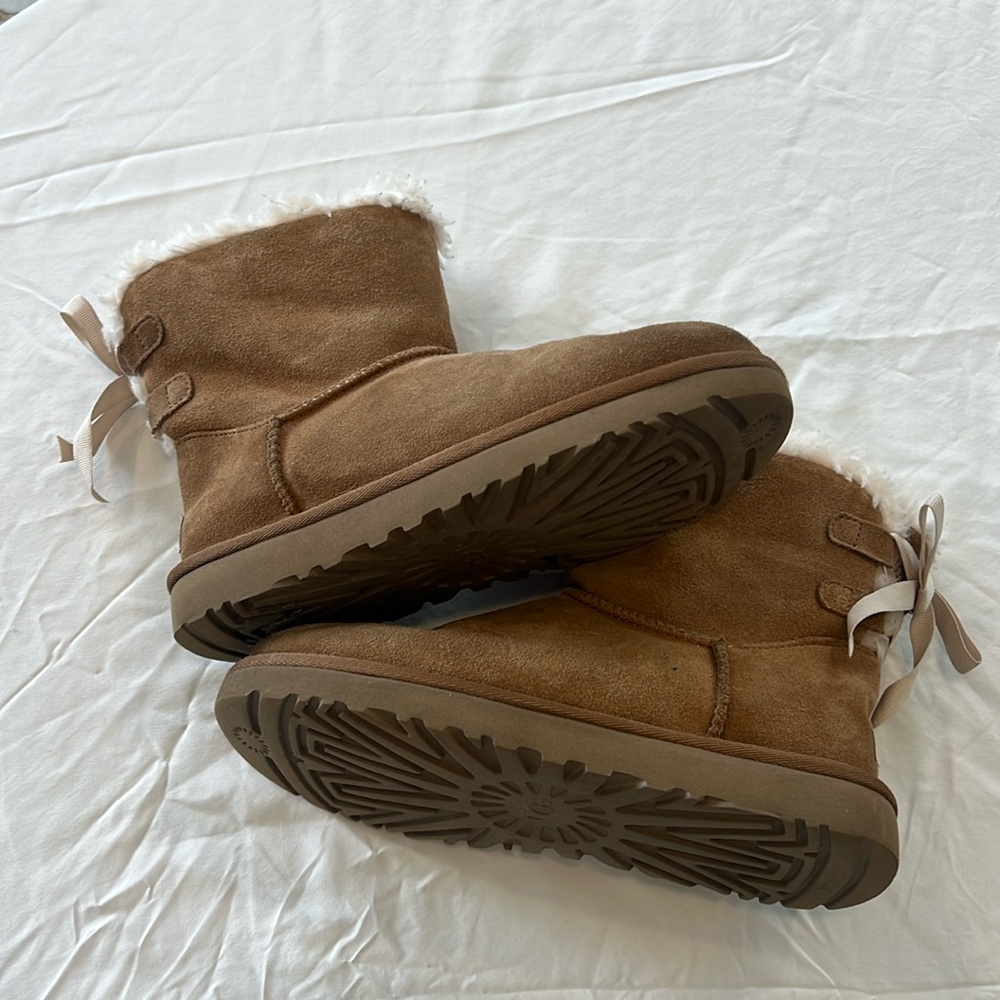 Ugg boots with bow